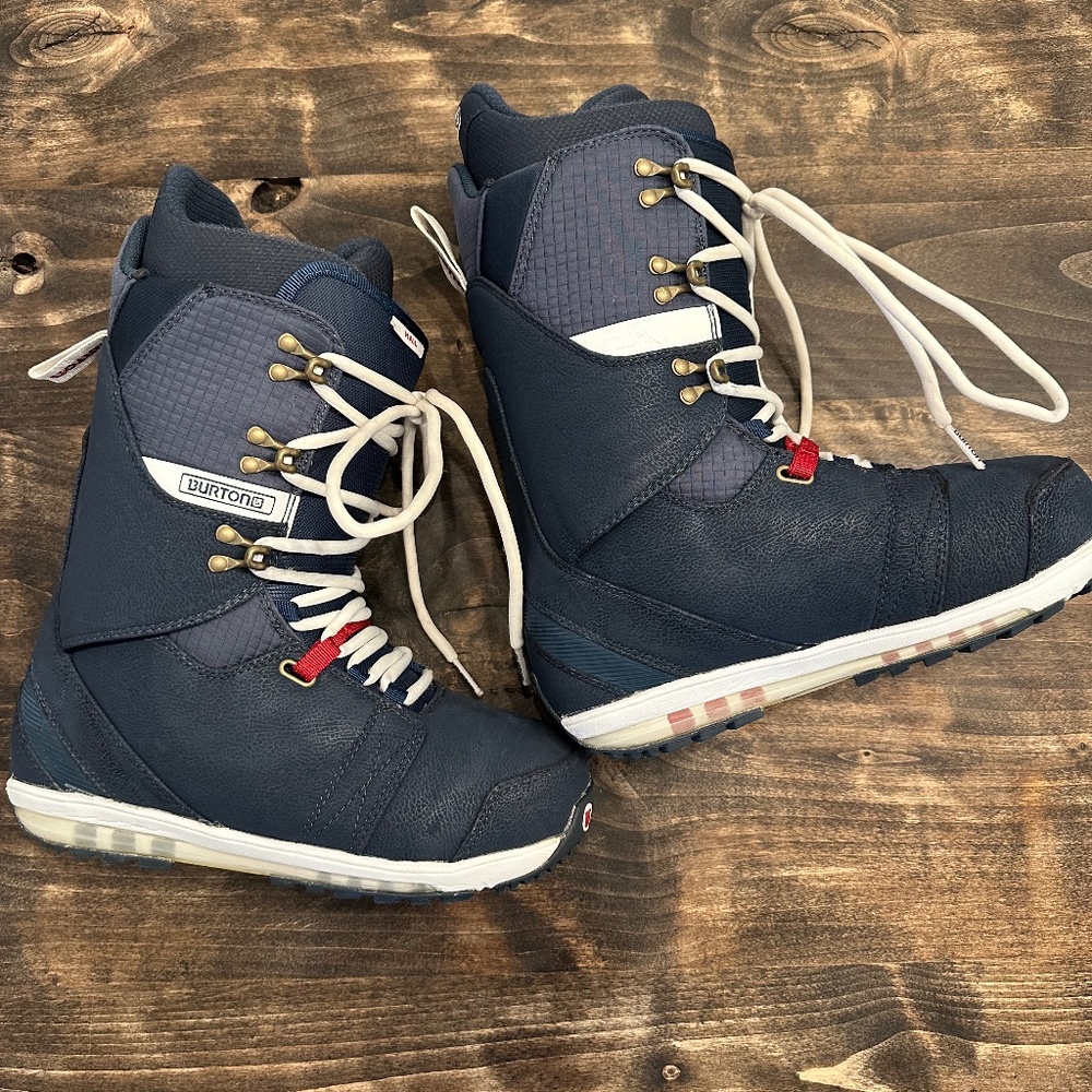 Like-New Mens Burton Hail Snowboard Boot, sz 8 - Picture 2 of 7